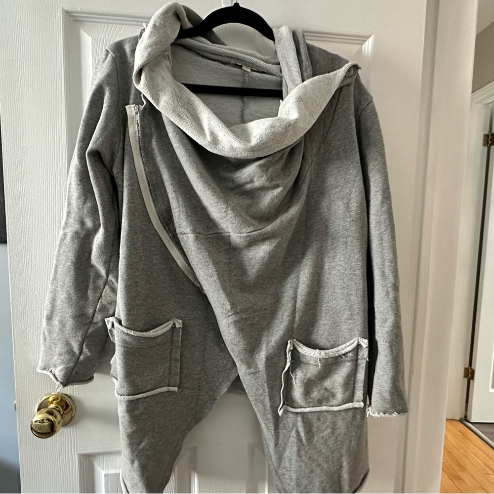 Gray sweatshirt zip up